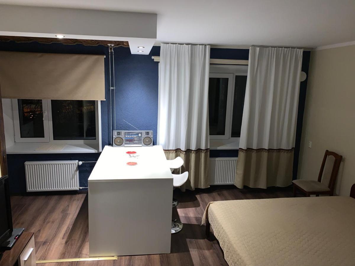 Riia 10, 2-Bedroom Apartment - 2 Big Beds 1 Extra Bed-Parking Free 타르투 외부 사진
