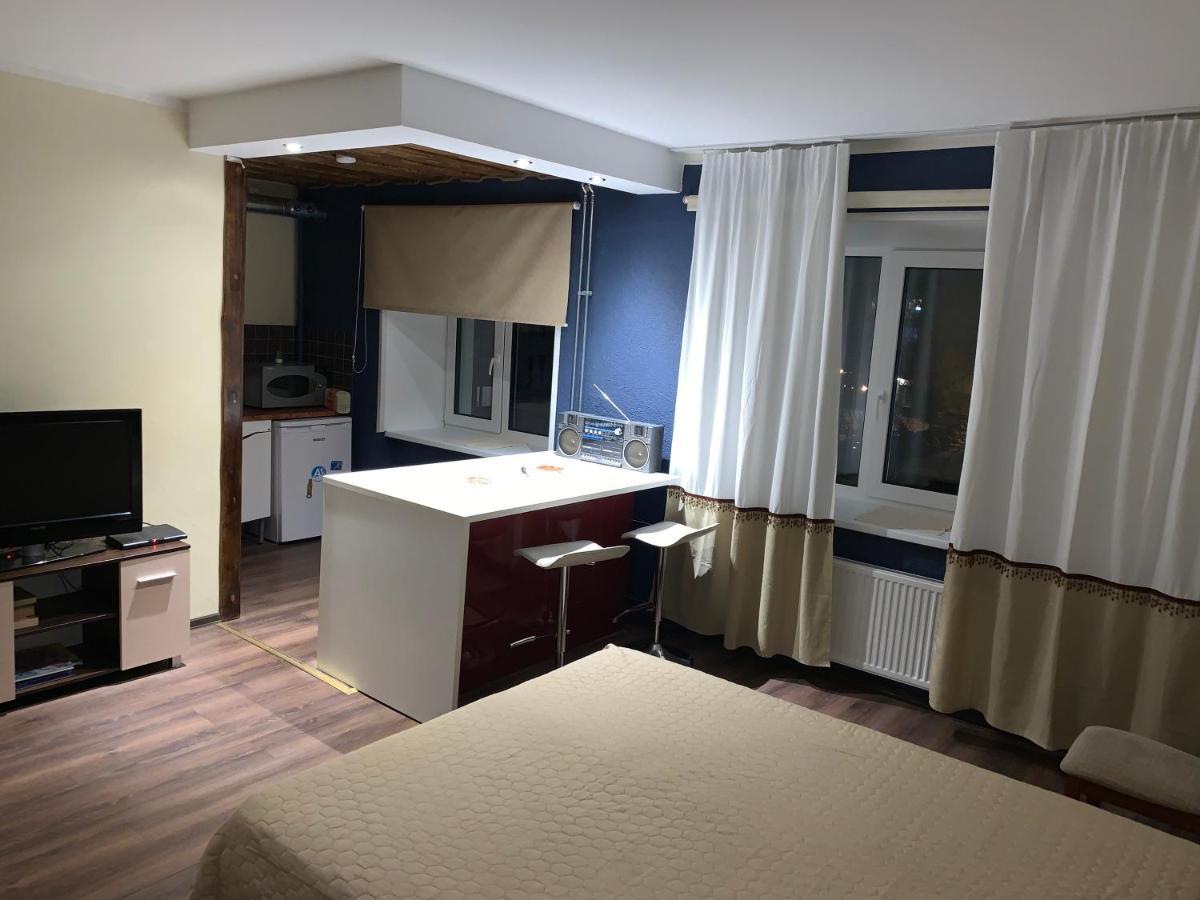 Riia 10, 2-Bedroom Apartment - 2 Big Beds 1 Extra Bed-Parking Free 타르투 외부 사진